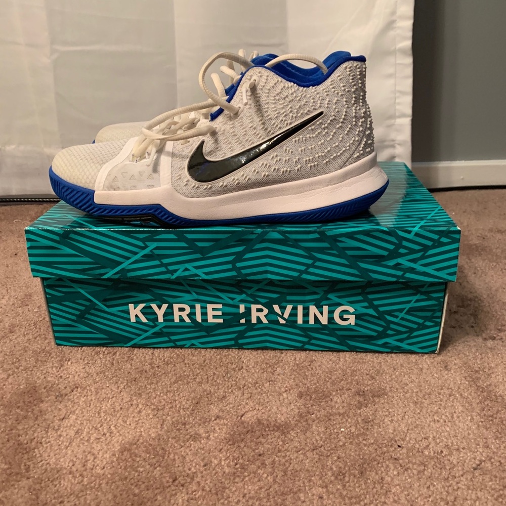 Kyrie Basketball Sneakers.